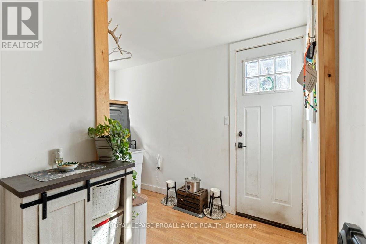 17 Centre Street, Belleville, Ontario  K8N 4W4 - Photo 23 - X12437702