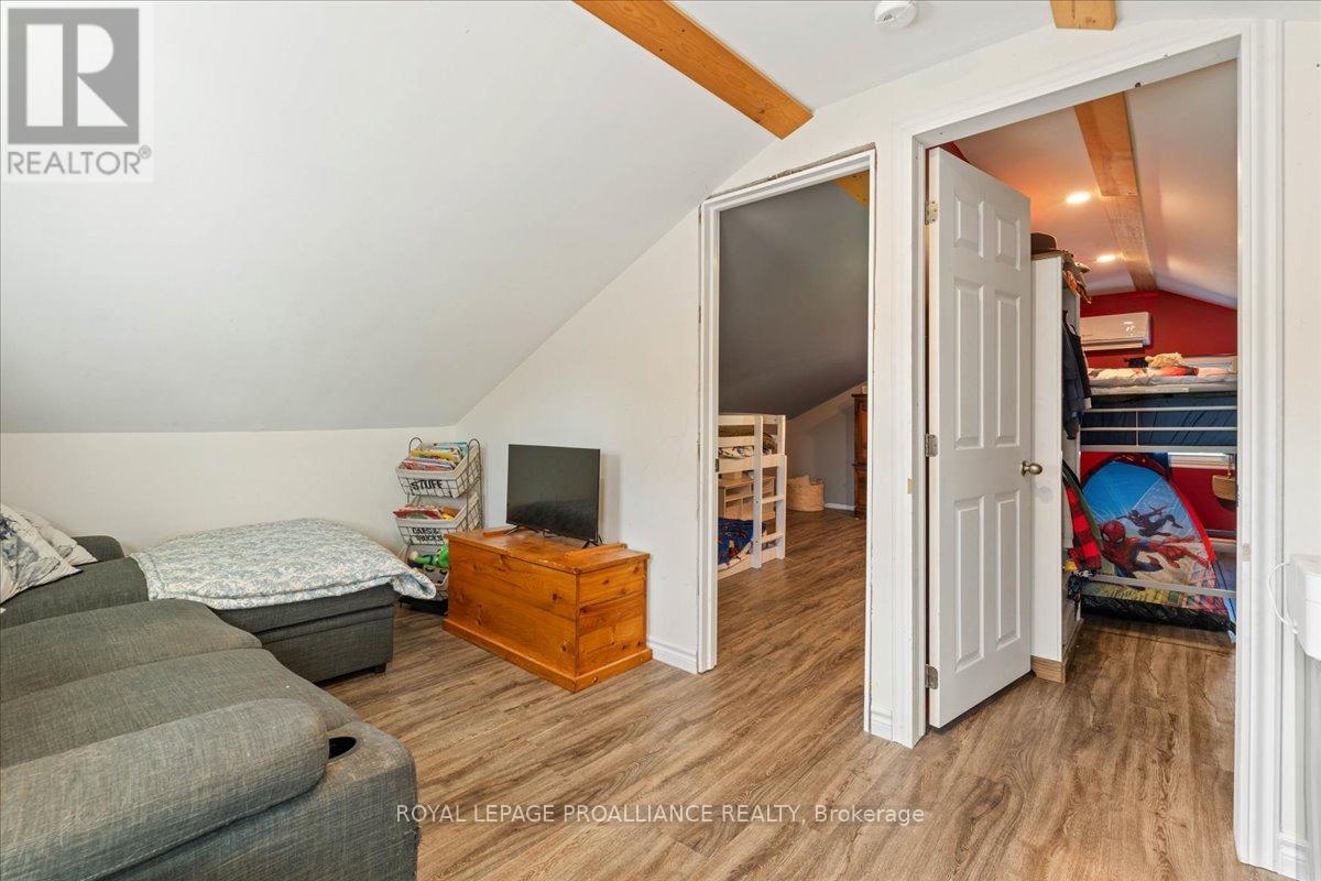 17 Centre Street, Belleville, Ontario  K8N 4W4 - Photo 25 - X12437702