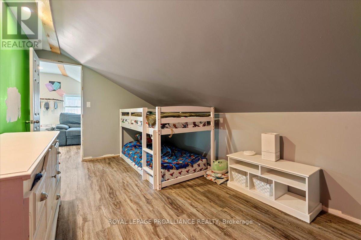 17 Centre Street, Belleville, Ontario  K8N 4W4 - Photo 28 - X12437702