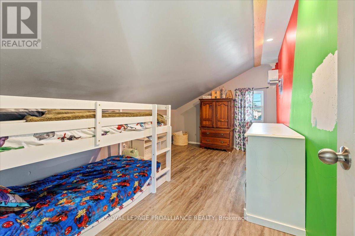 17 Centre Street, Belleville, Ontario  K8N 4W4 - Photo 29 - X12437702