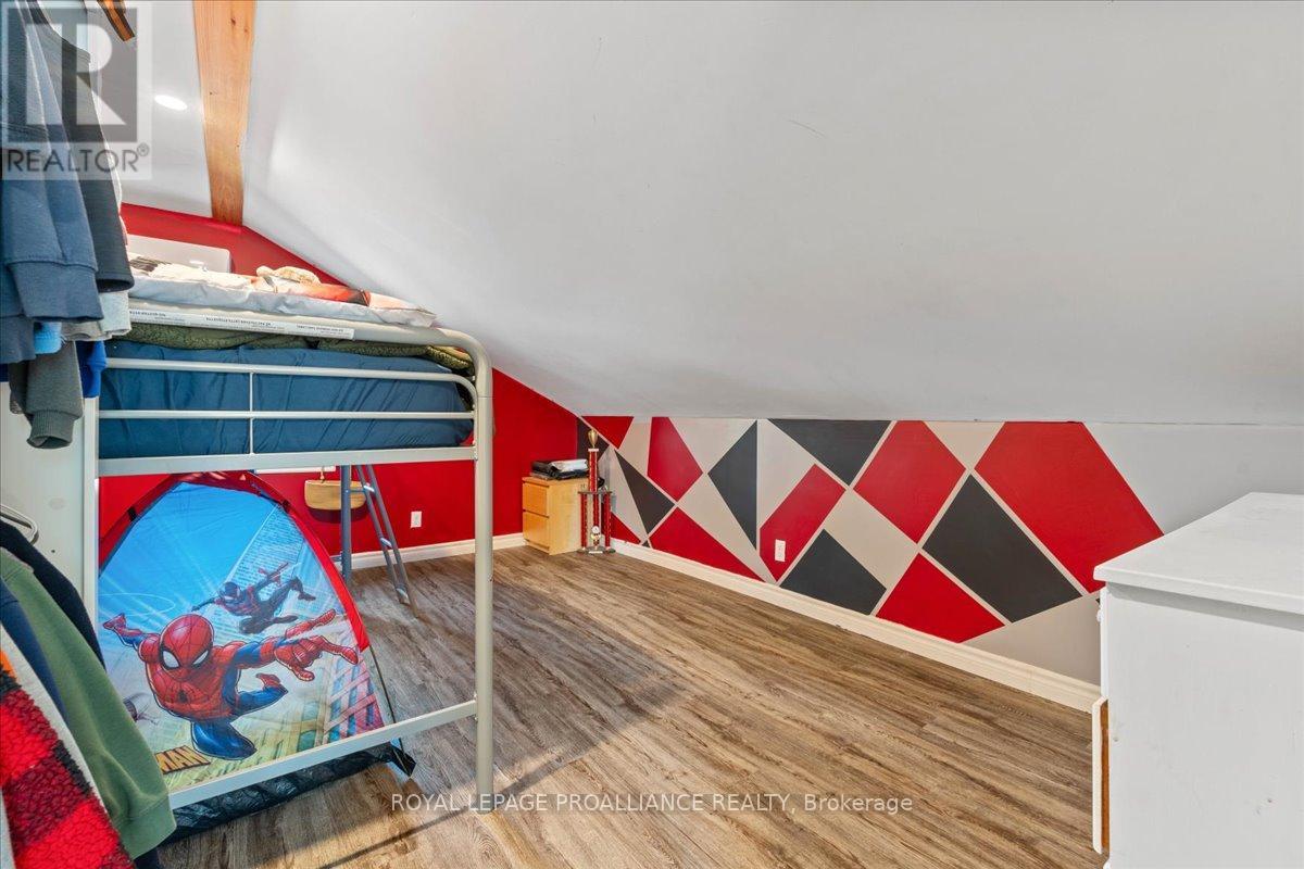 17 Centre Street, Belleville, Ontario  K8N 4W4 - Photo 30 - X12437702