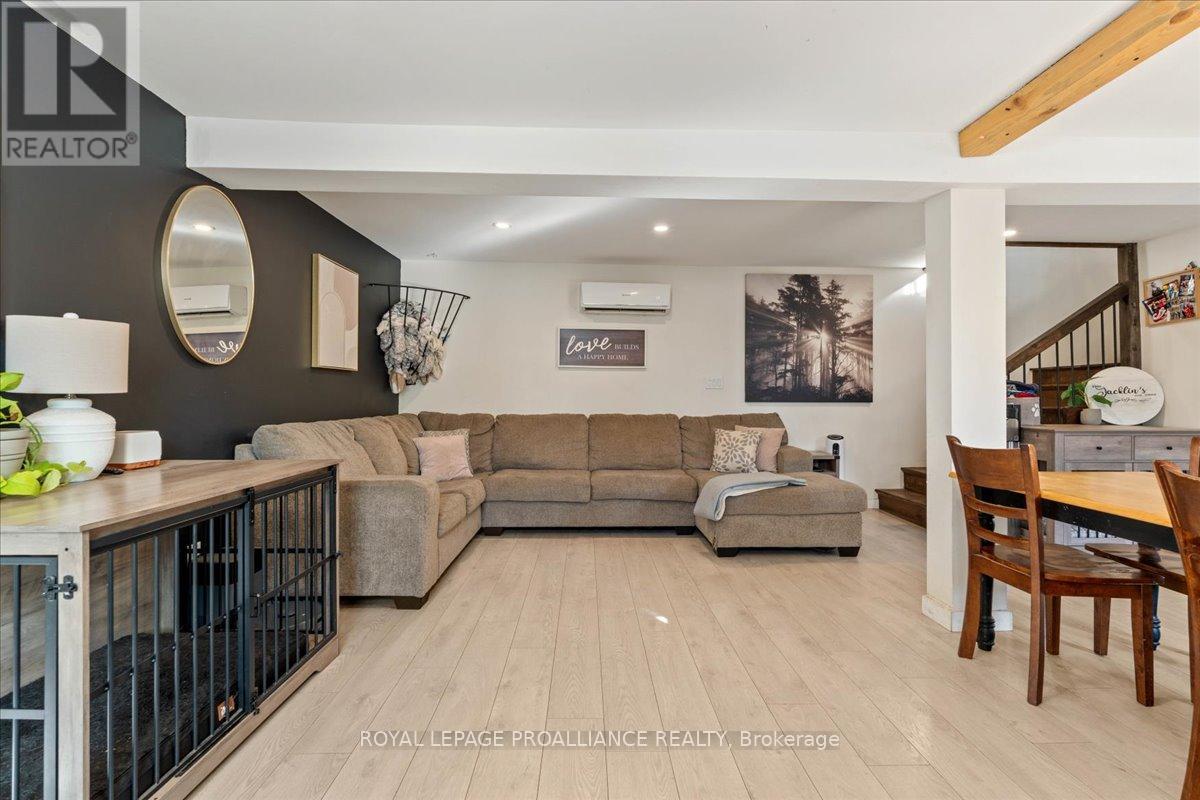 17 Centre Street, Belleville, Ontario  K8N 4W4 - Photo 7 - X12437702