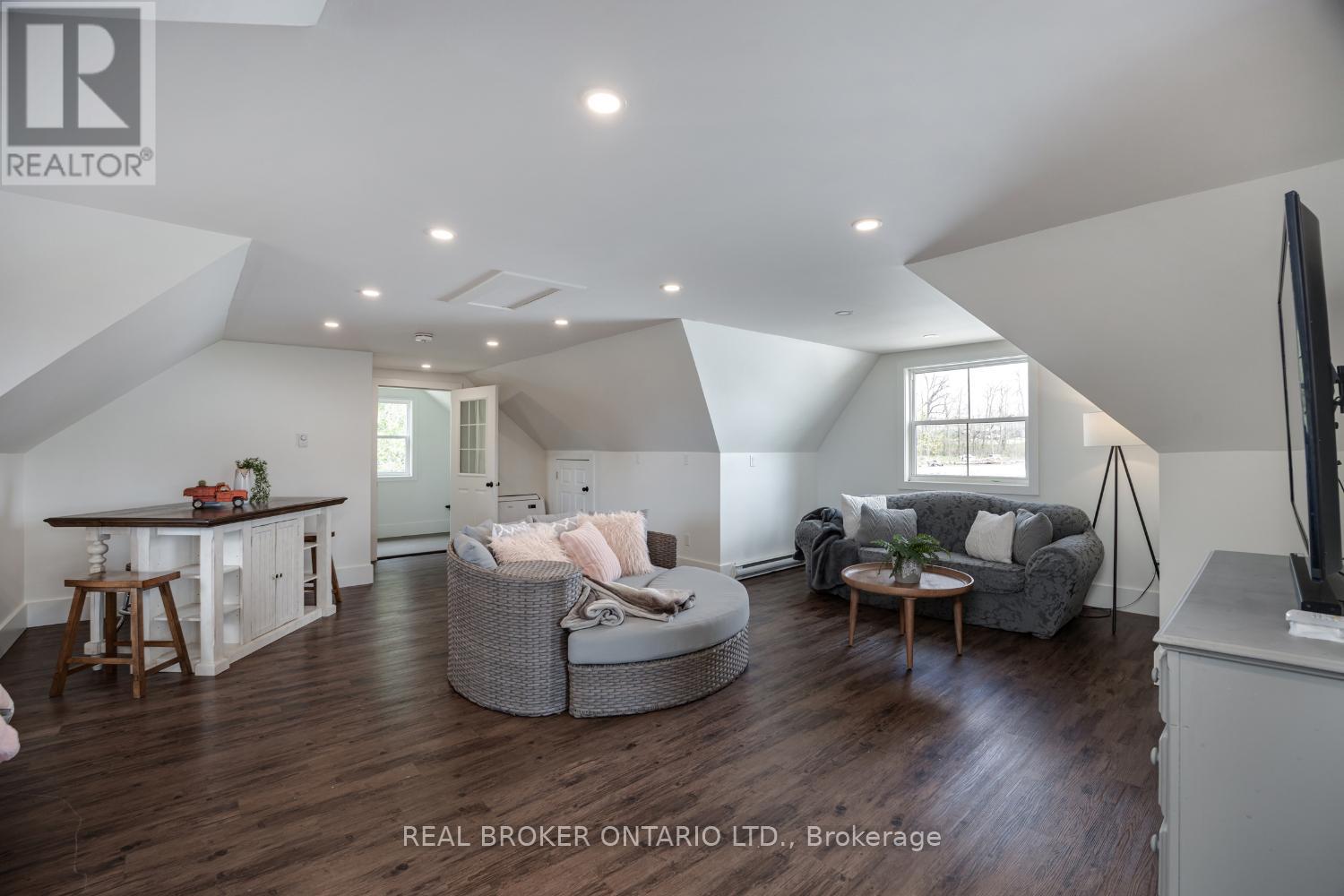 832 Highway 7a, Kawartha Lakes, Ontario  L0A 1A0 - Photo 35 - X12437791