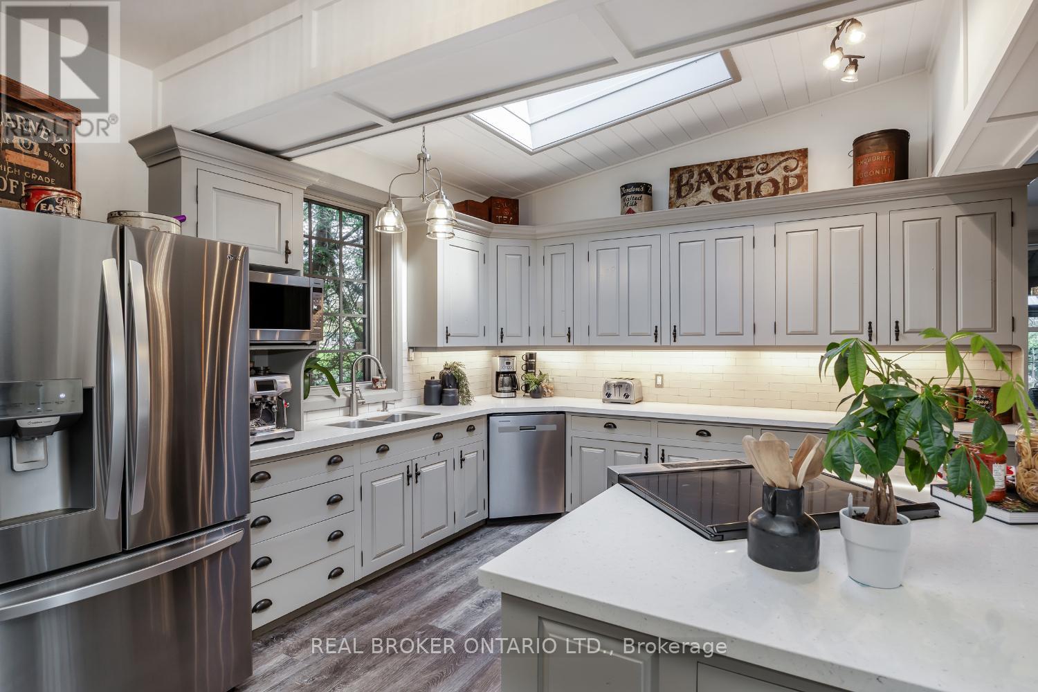 832 Highway 7a, Kawartha Lakes, Ontario  L0A 1A0 - Photo 8 - X12437791