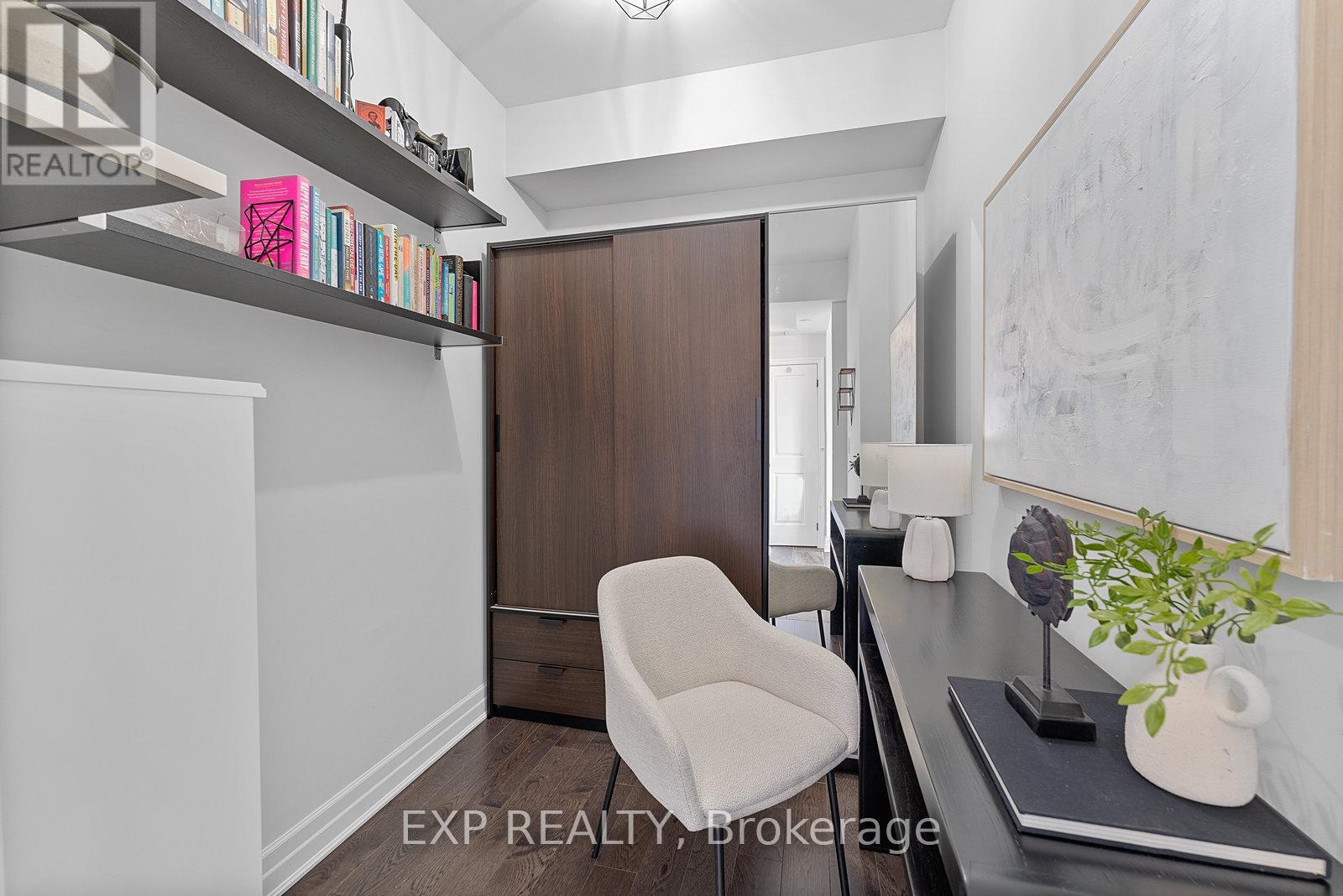 325 - 2300 Upper Middle Road W, Oakville, Ontario  L6M 0T4 - Photo 23 - W12437545