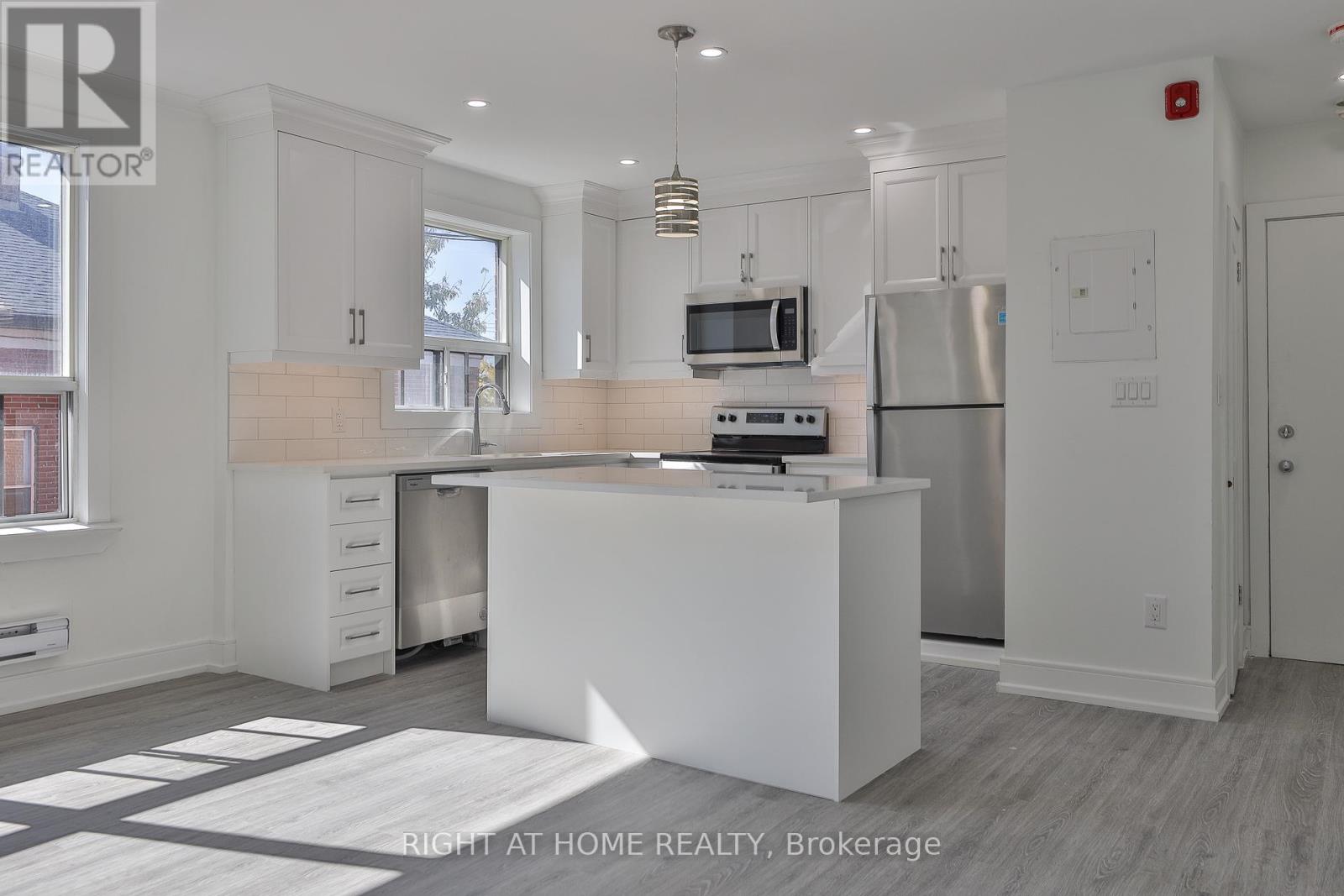 7 - 2841 Keele Street, Toronto, Ontario  M3M 2G7 - Photo 2 - W12437547