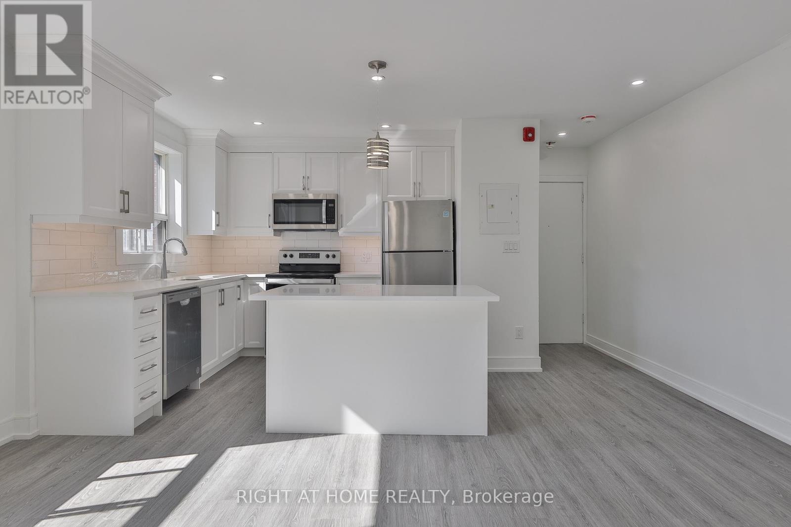 7 - 2841 Keele Street, Toronto, Ontario  M3M 2G7 - Photo 3 - W12437547