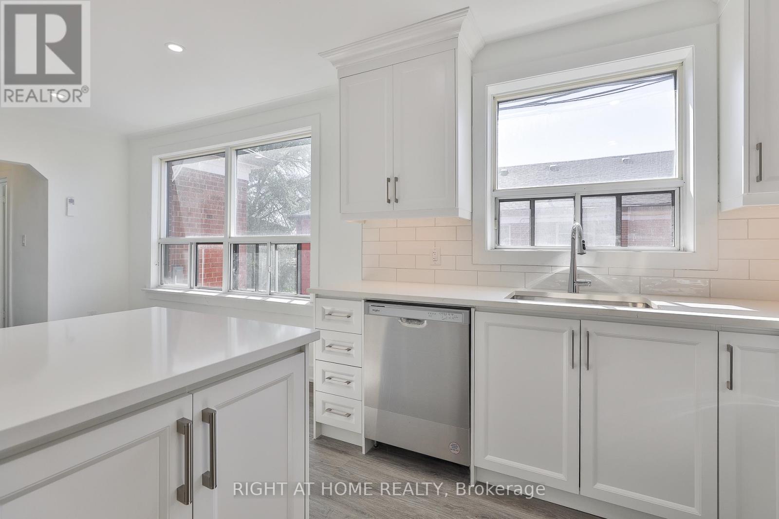 7 - 2841 Keele Street, Toronto, Ontario  M3M 2G7 - Photo 4 - W12437547