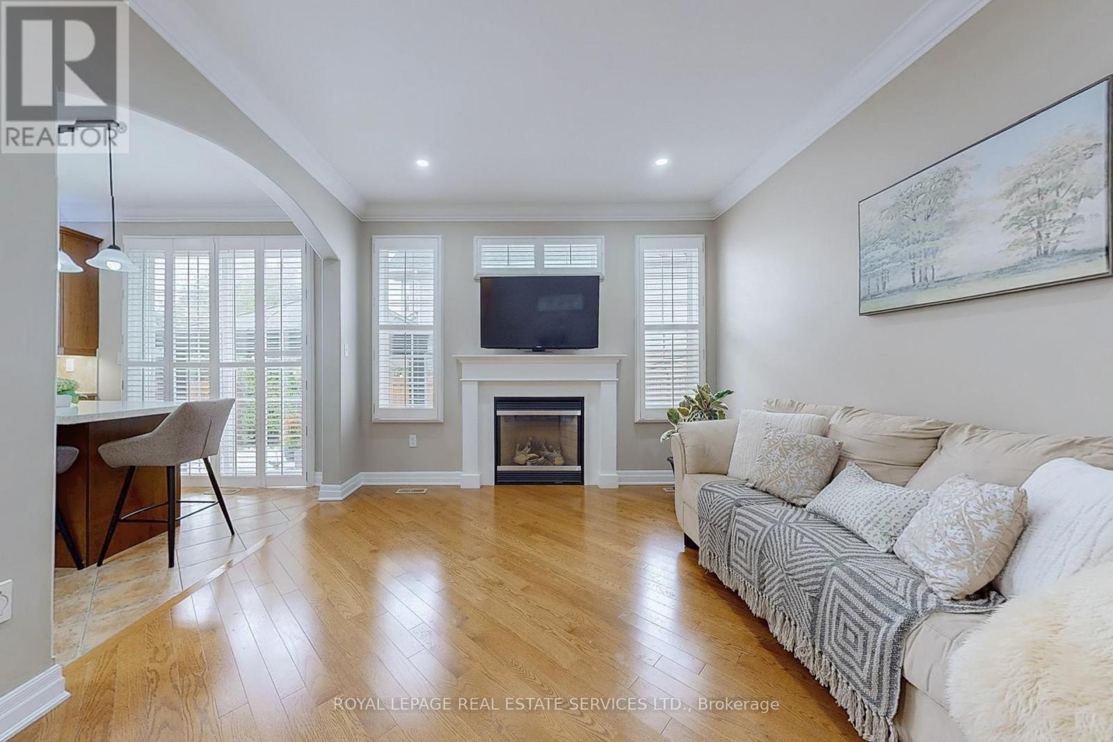 659 Hood Terrace, Milton, Ontario  L9T 0H1 - Photo 4 - W12437550