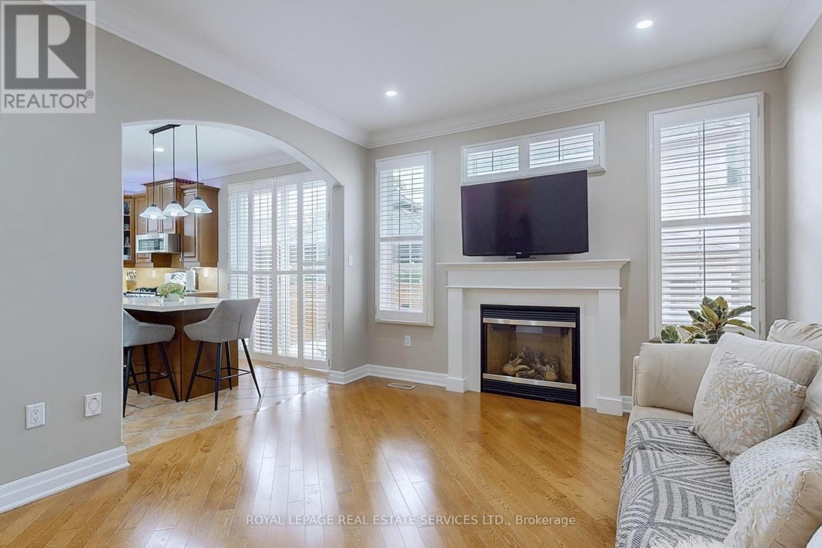 659 Hood Terrace, Milton, Ontario  L9T 0H1 - Photo 5 - W12437550