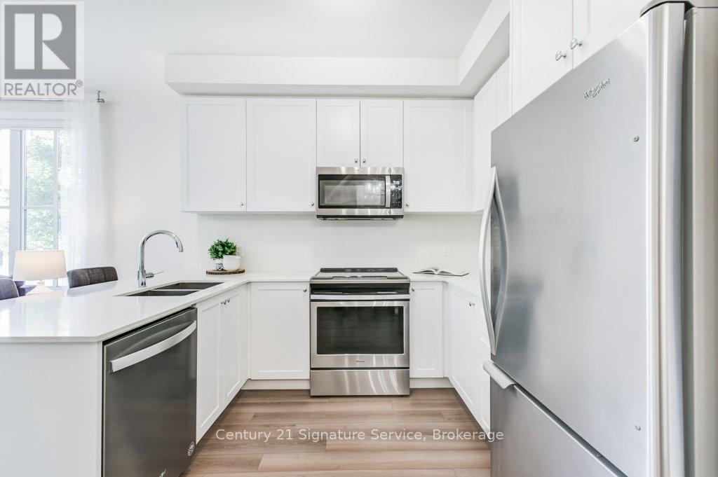 202 - 652 Cricklewood Drive, Mississauga, Ontario  L5G 0A5 - Photo 12 - W12437595