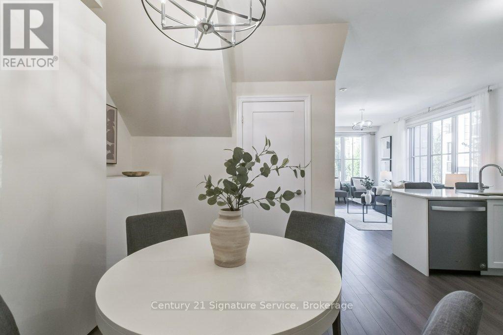202 - 652 Cricklewood Drive, Mississauga, Ontario  L5G 0A5 - Photo 17 - W12437595