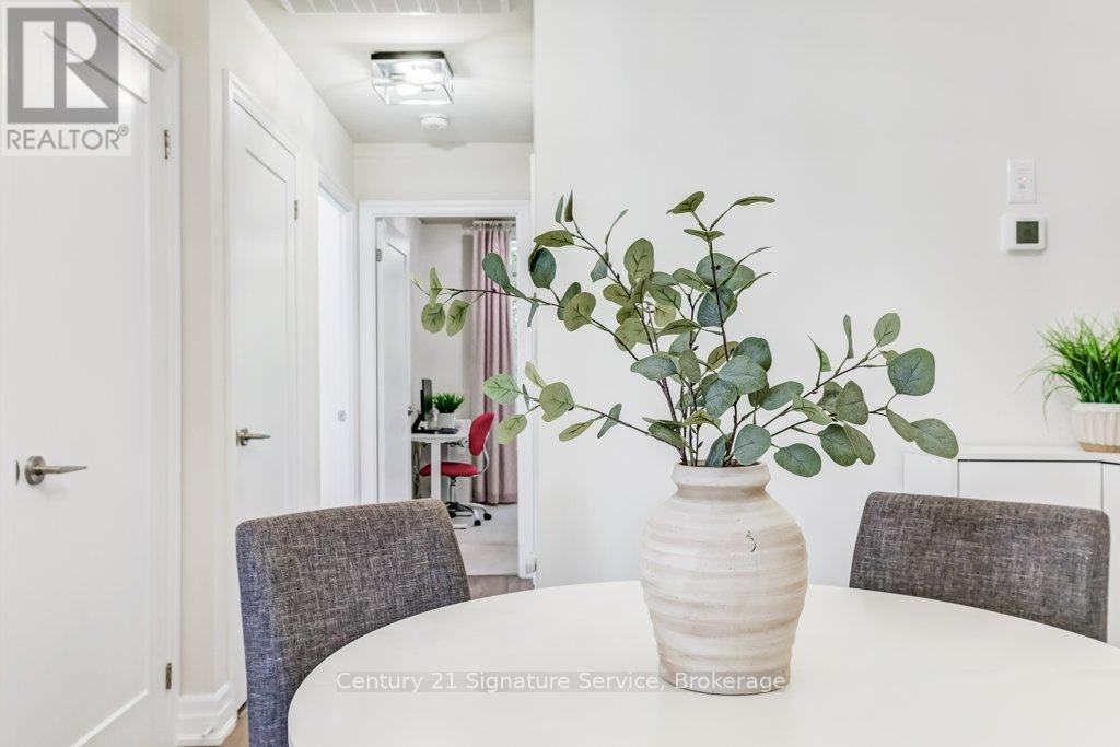 202 - 652 Cricklewood Drive, Mississauga, Ontario  L5G 0A5 - Photo 19 - W12437595