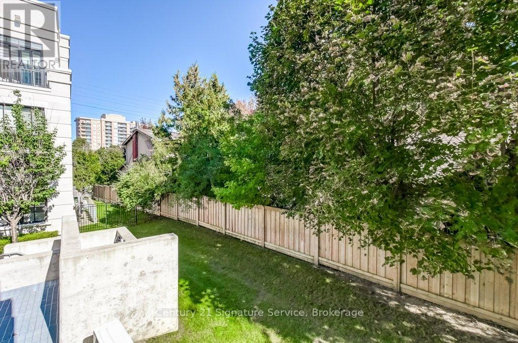 202 - 652 Cricklewood Drive, Mississauga, Ontario  L5G 0A5 - Photo 28 - W12437595