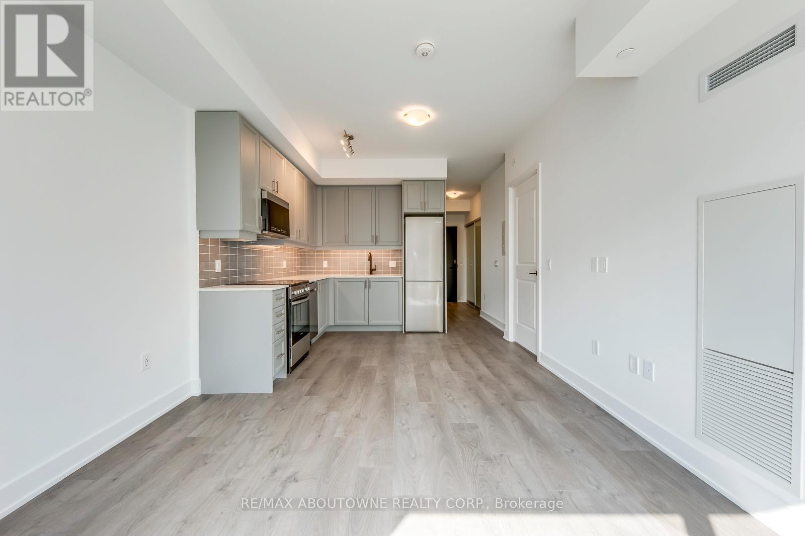 307 - 2343 Khalsa Gate, Oakville, Ontario  L6M 5R6 - Photo 10 - W12437604