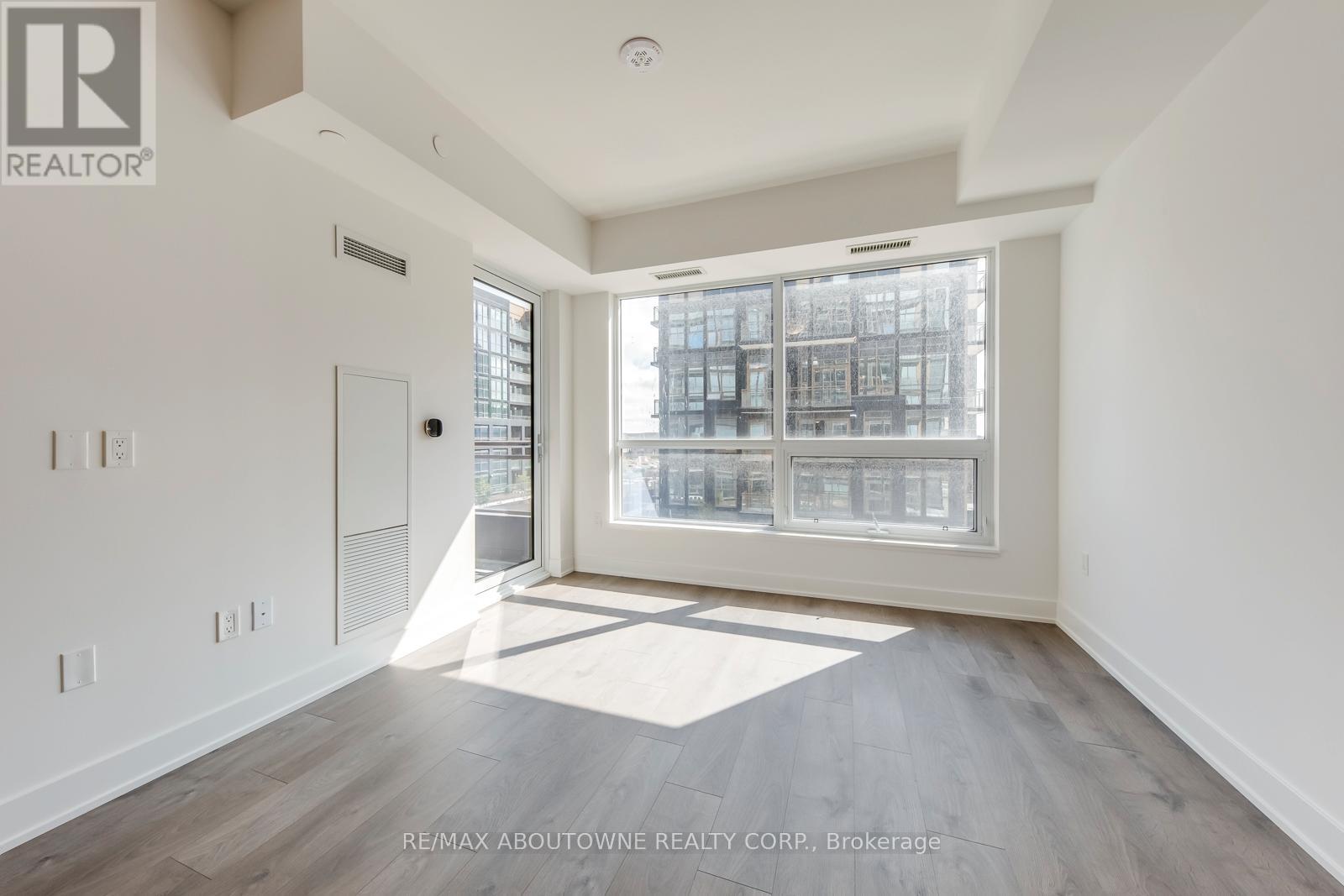 307 - 2343 Khalsa Gate, Oakville, Ontario  L6M 5R6 - Photo 8 - W12437604