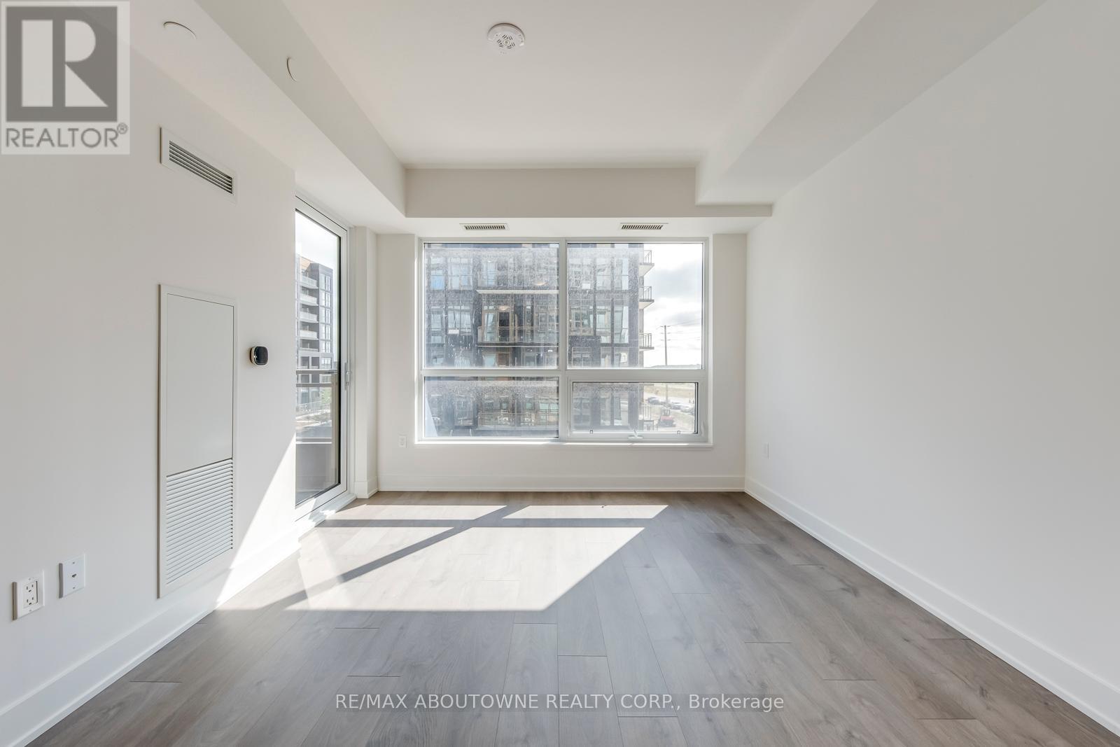 307 - 2343 Khalsa Gate, Oakville, Ontario  L6M 5R6 - Photo 9 - W12437604