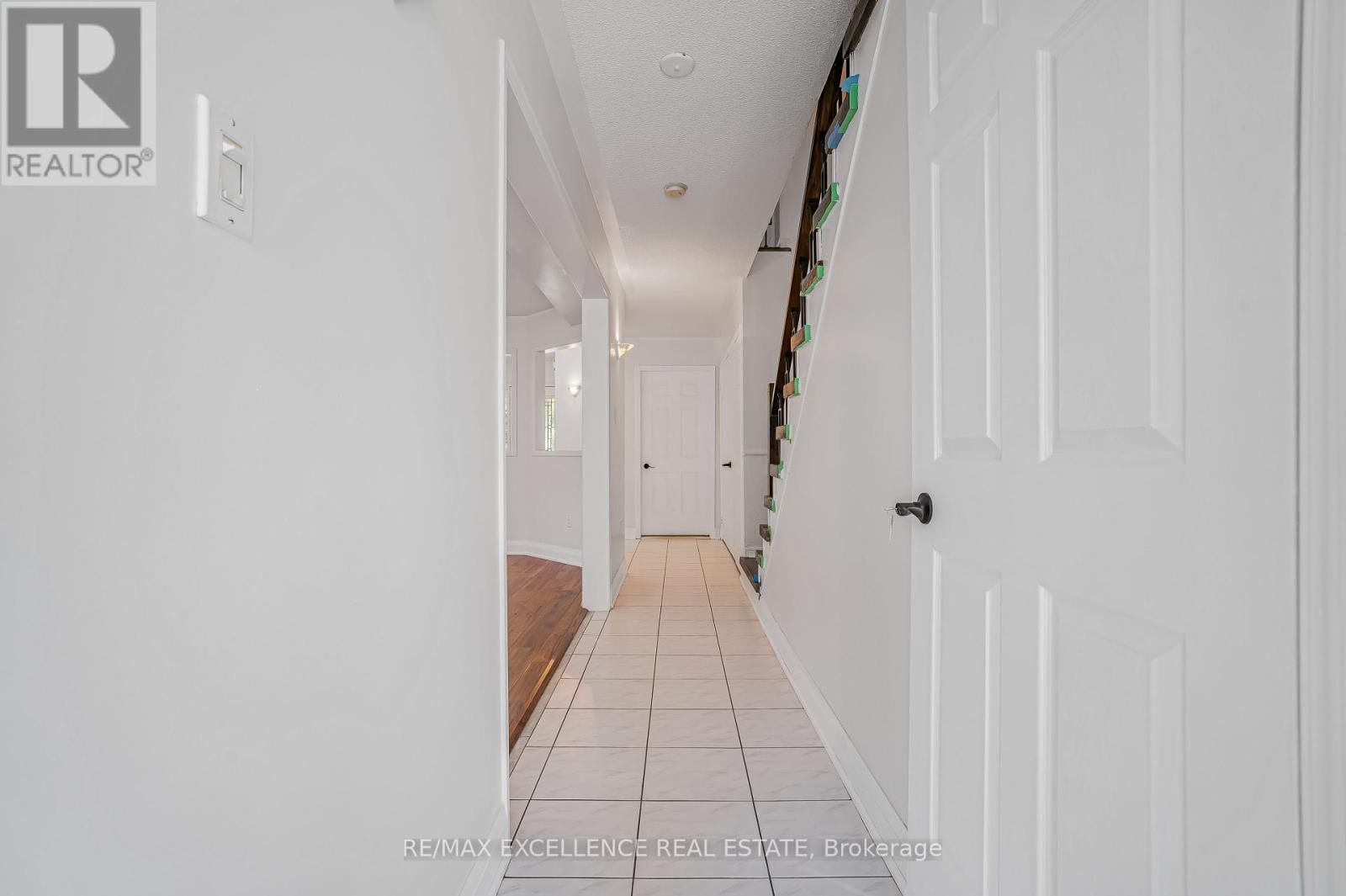 6935 Dillingwood Drive, Mississauga, Ontario  L5N 6Z7 - Photo 10 - W12437615
