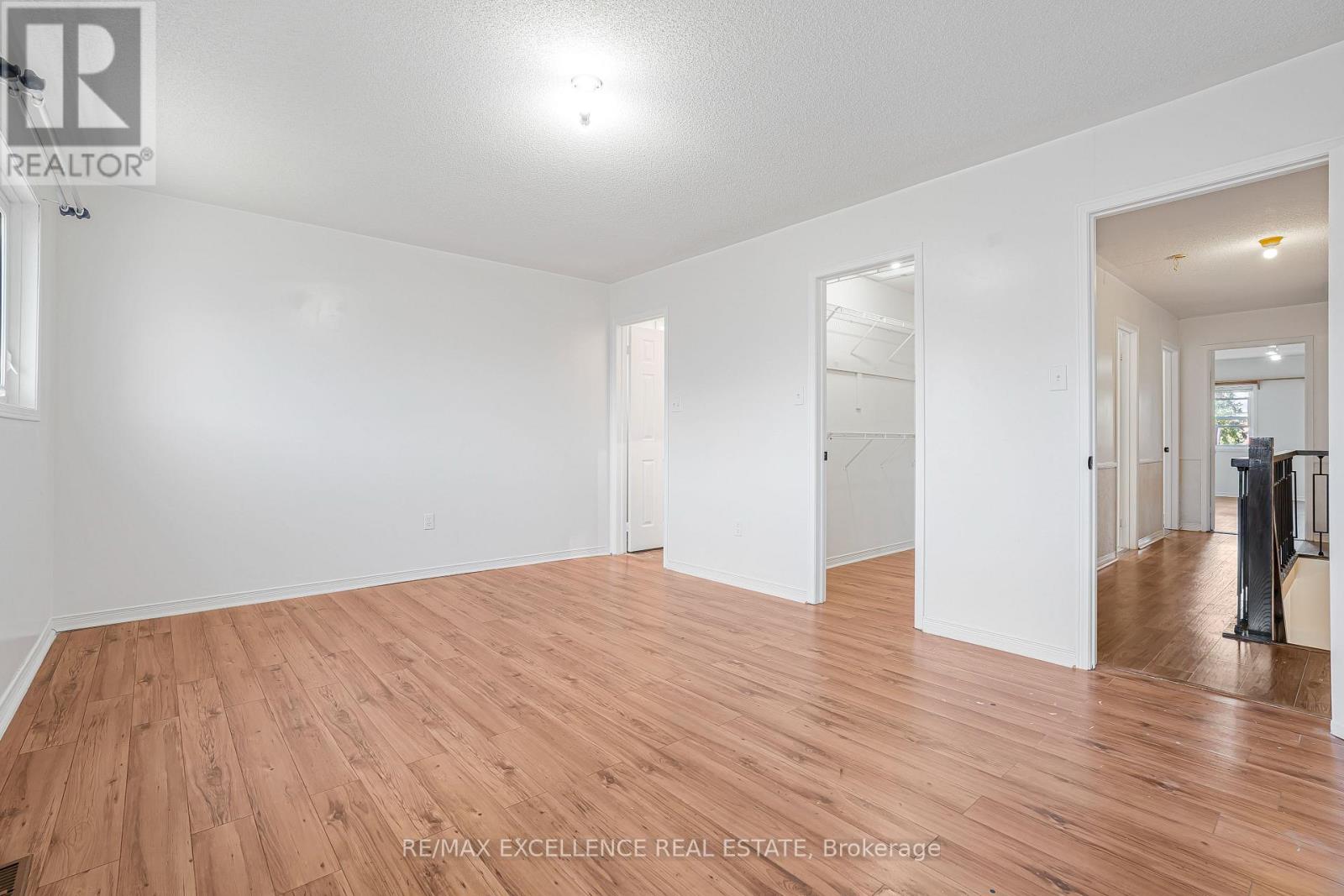 6935 Dillingwood Drive, Mississauga, Ontario  L5N 6Z7 - Photo 13 - W12437615