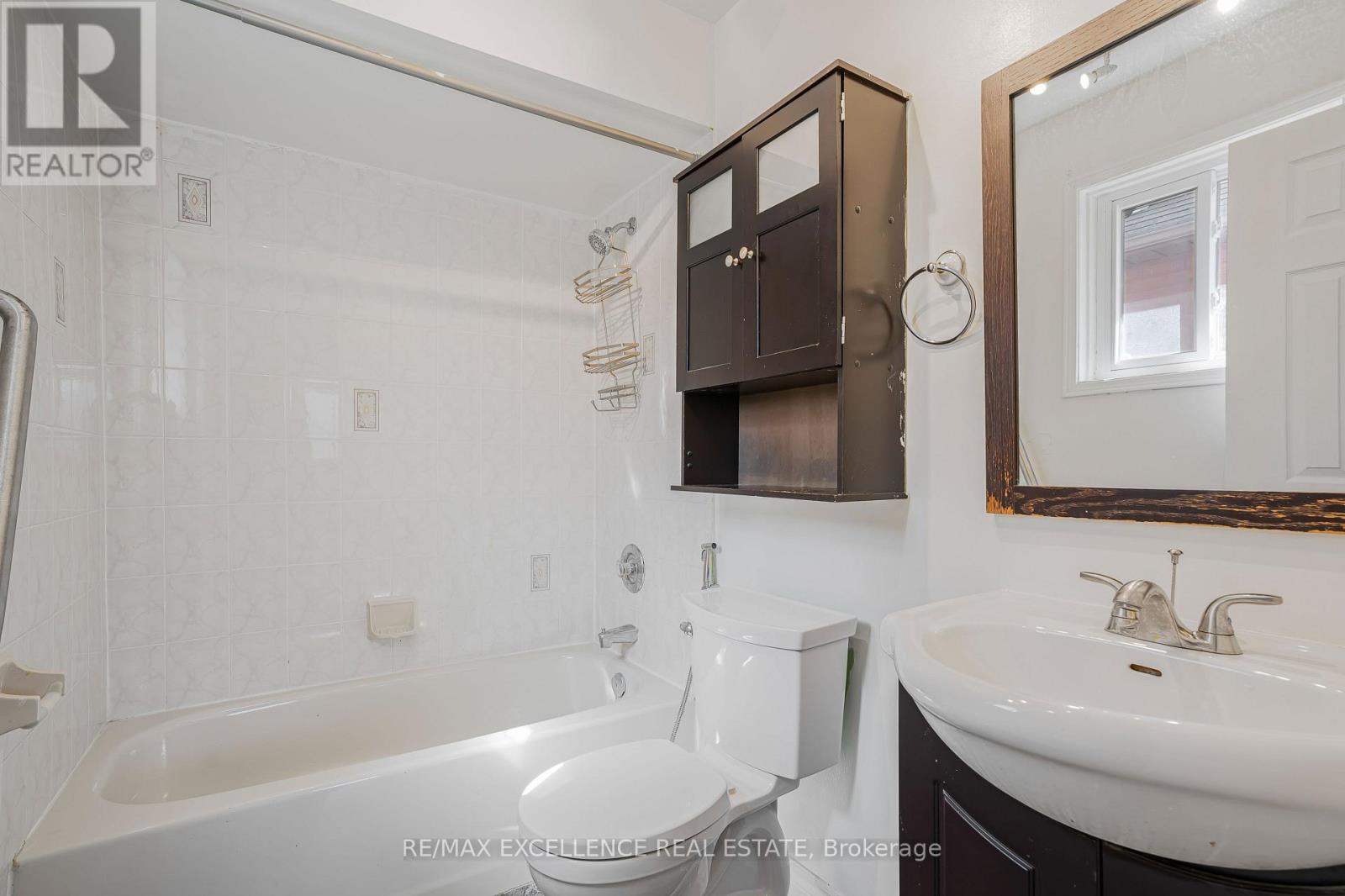 6935 Dillingwood Drive, Mississauga, Ontario  L5N 6Z7 - Photo 15 - W12437615