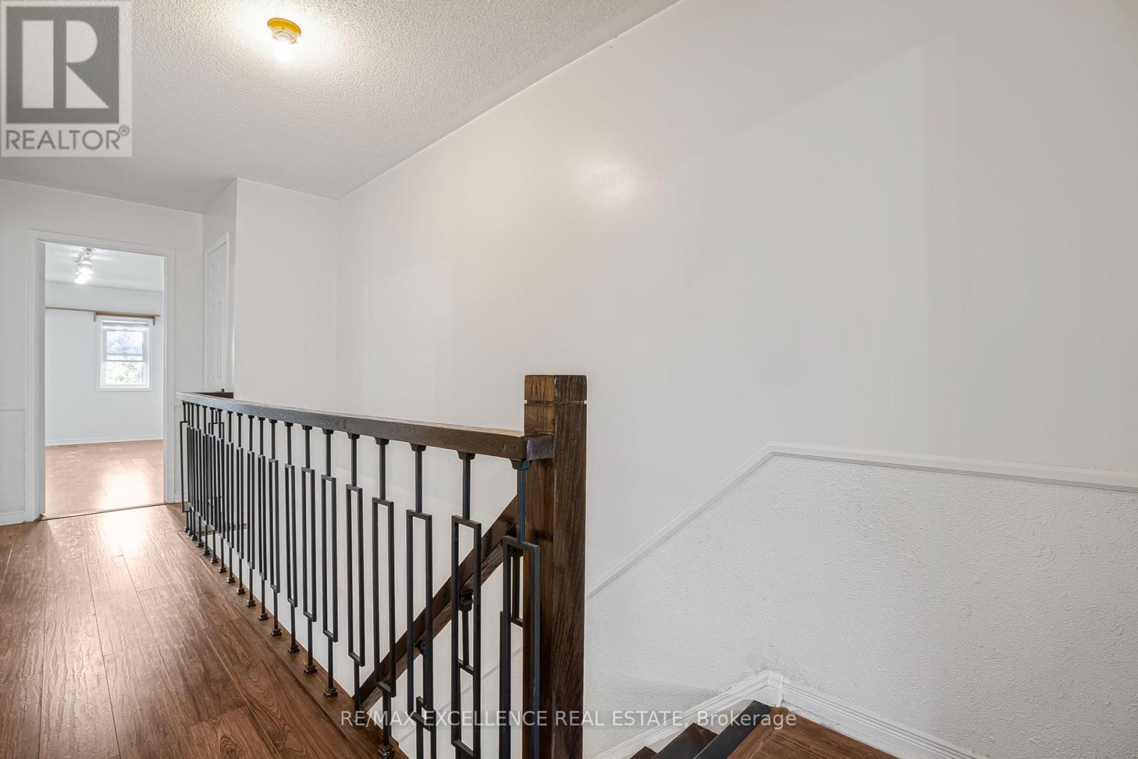 6935 Dillingwood Drive, Mississauga, Ontario  L5N 6Z7 - Photo 16 - W12437615