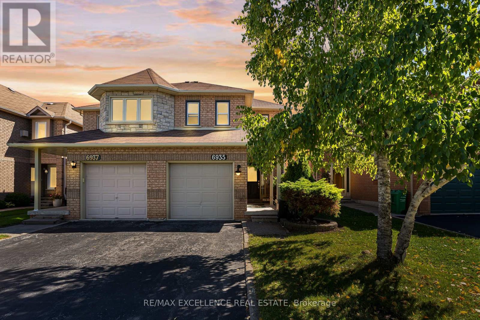 6935 Dillingwood Drive, Mississauga, Ontario  L5N 6Z7 - Photo 2 - W12437615