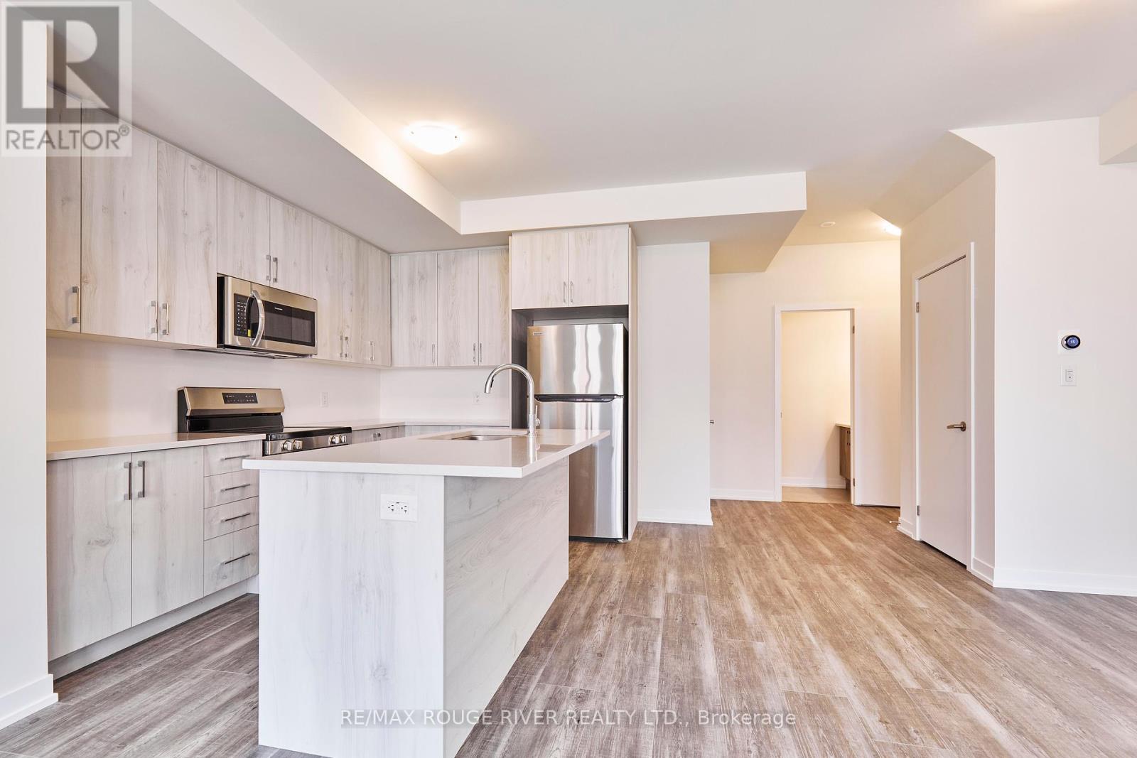 106 Ziibi Way, Clarington, Ontario  L1B 0W5 - Photo 4 - E12436405