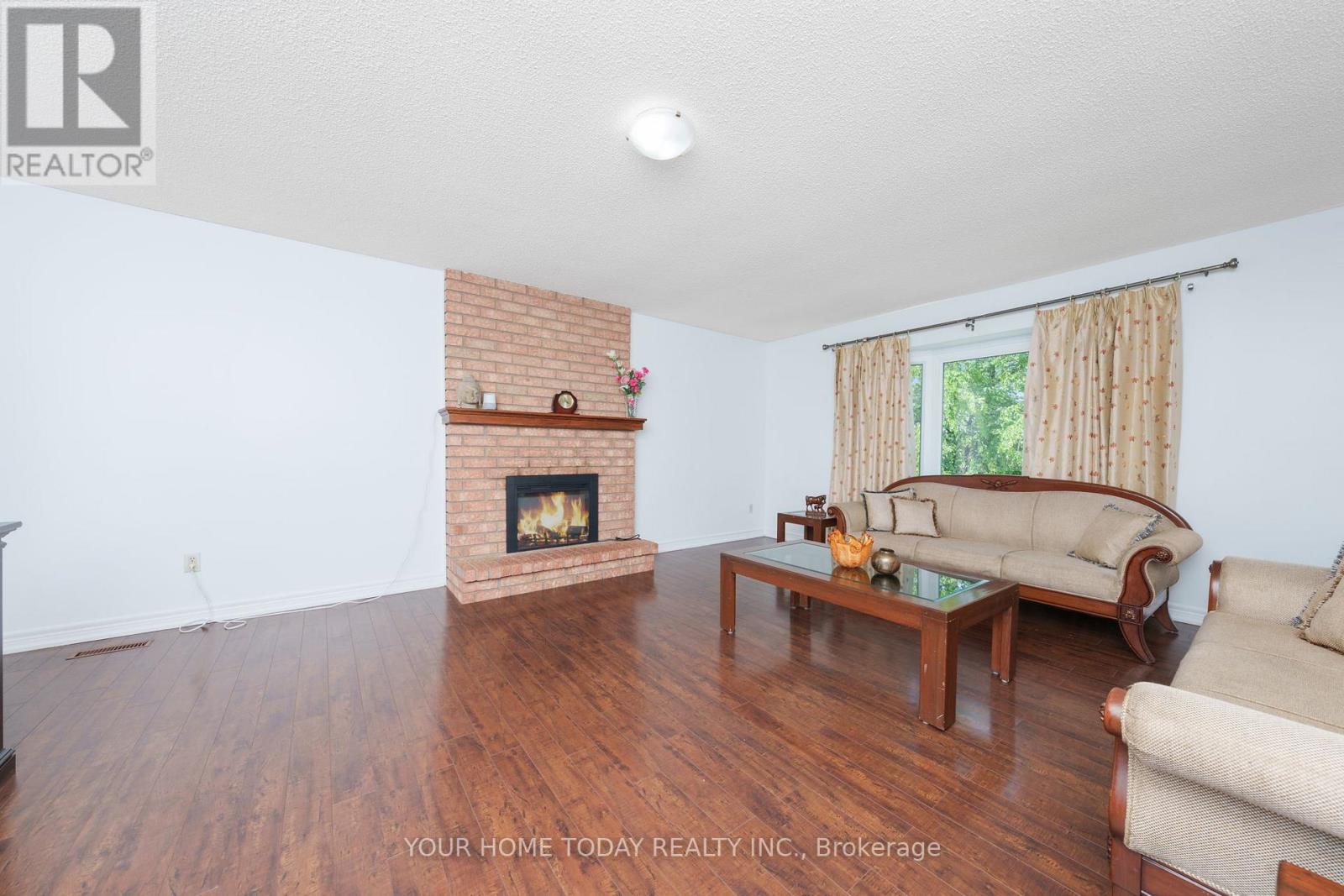 18 Alabaster Drive, Brampton, Ontario  L6V 4E4 - Photo 11 - W12376650