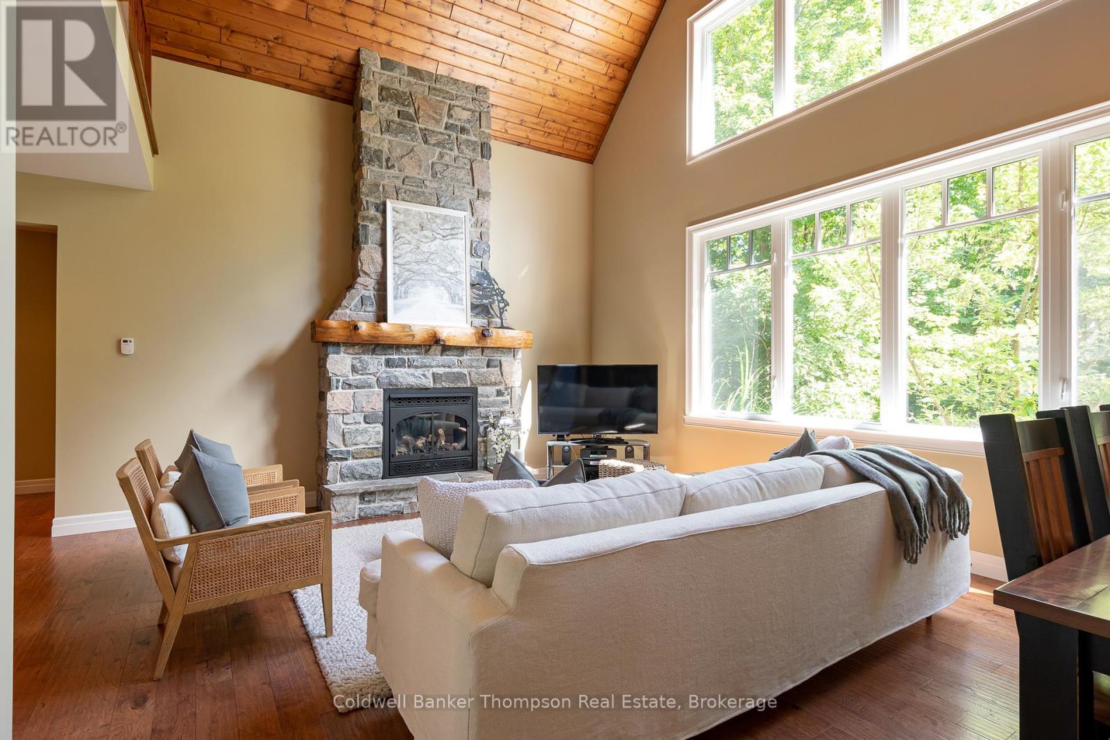 11 Forest Hill Lane, Huntsville, Ontario  P1H 2N5 - Photo 12 - X12360361