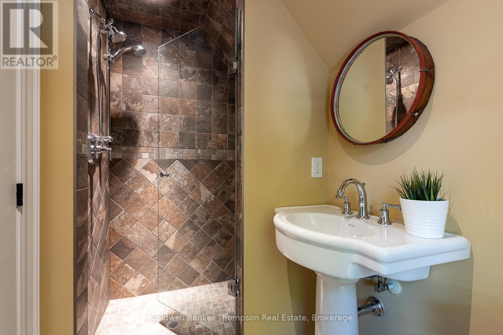 11 Forest Hill Lane, Huntsville, Ontario  P1H 2N5 - Photo 30 - X12360361
