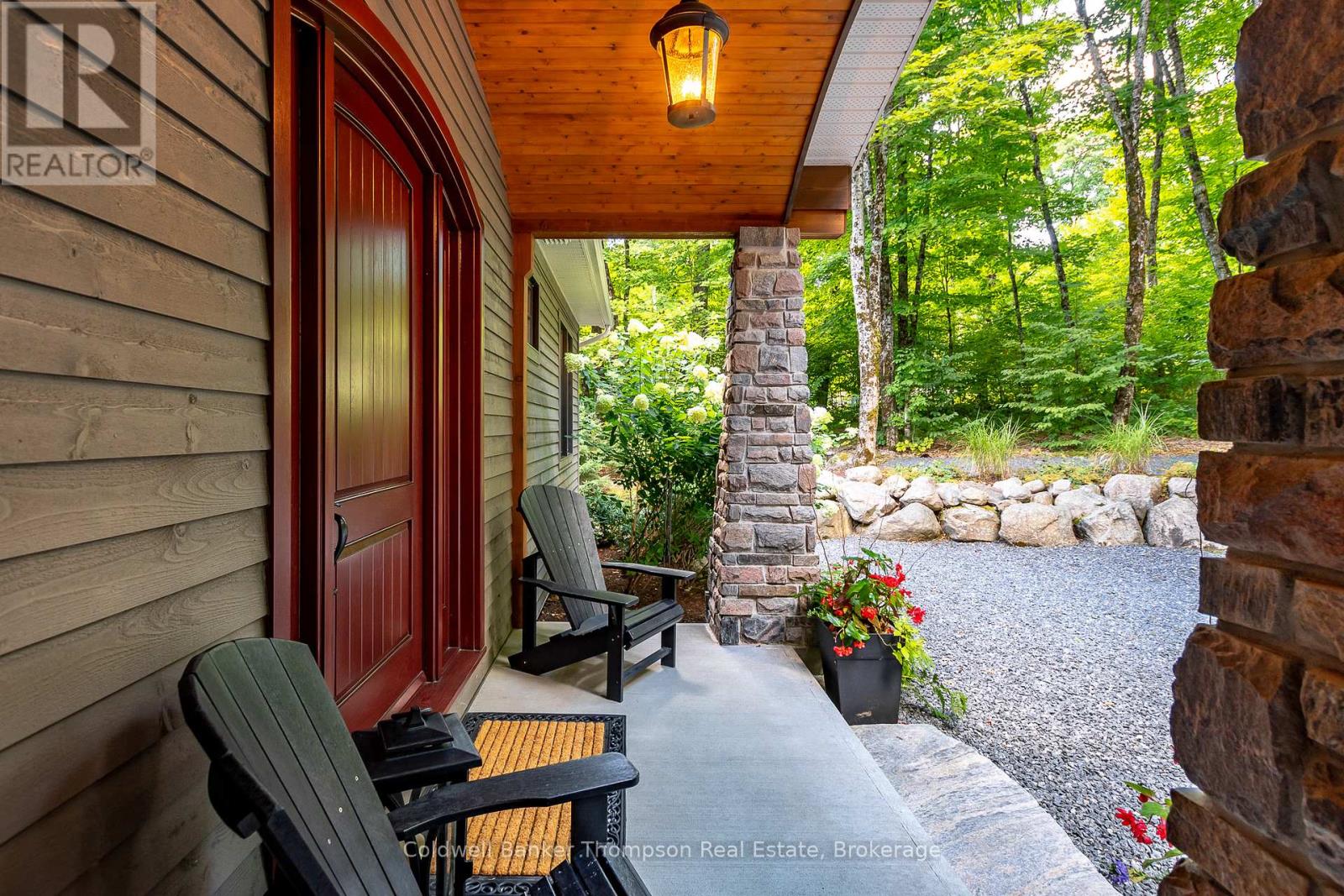11 Forest Hill Lane, Huntsville, Ontario  P1H 2N5 - Photo 3 - X12360361