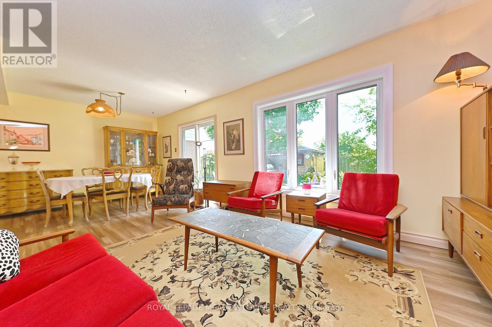 4 Greenfield Square, Brampton (Northgate), Ontario  L6S 2J3 - Photo 11 - W12437309