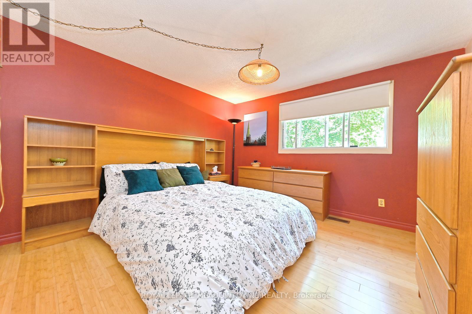4 Greenfield Square, Brampton (Northgate), Ontario  L6S 2J3 - Photo 15 - W12437309