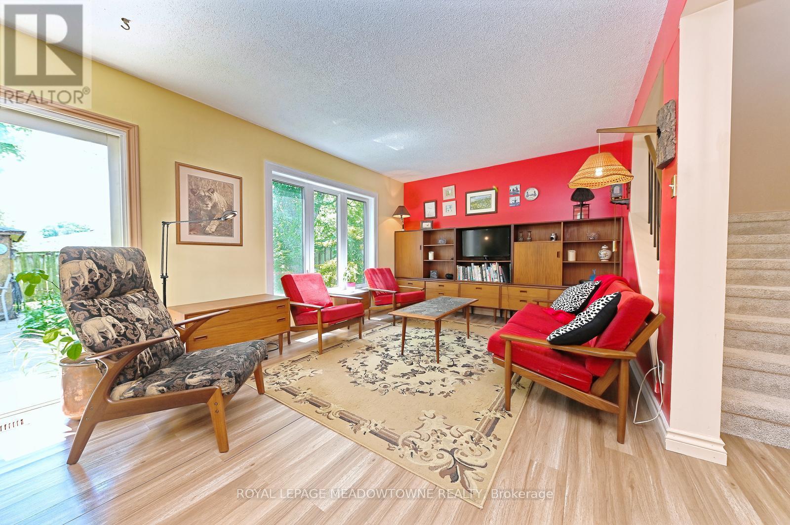 4 Greenfield Square, Brampton (Northgate), Ontario  L6S 2J3 - Photo 12 - W12437309