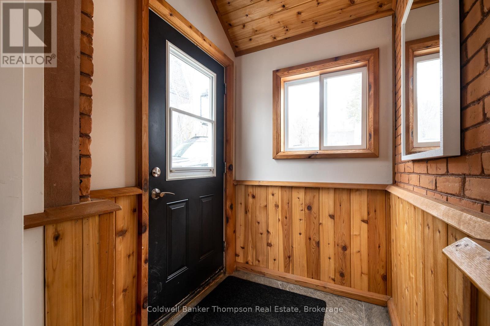 17 West Street N, Huntsville, Ontario  P1H 1X6 - Photo 3 - X12437730