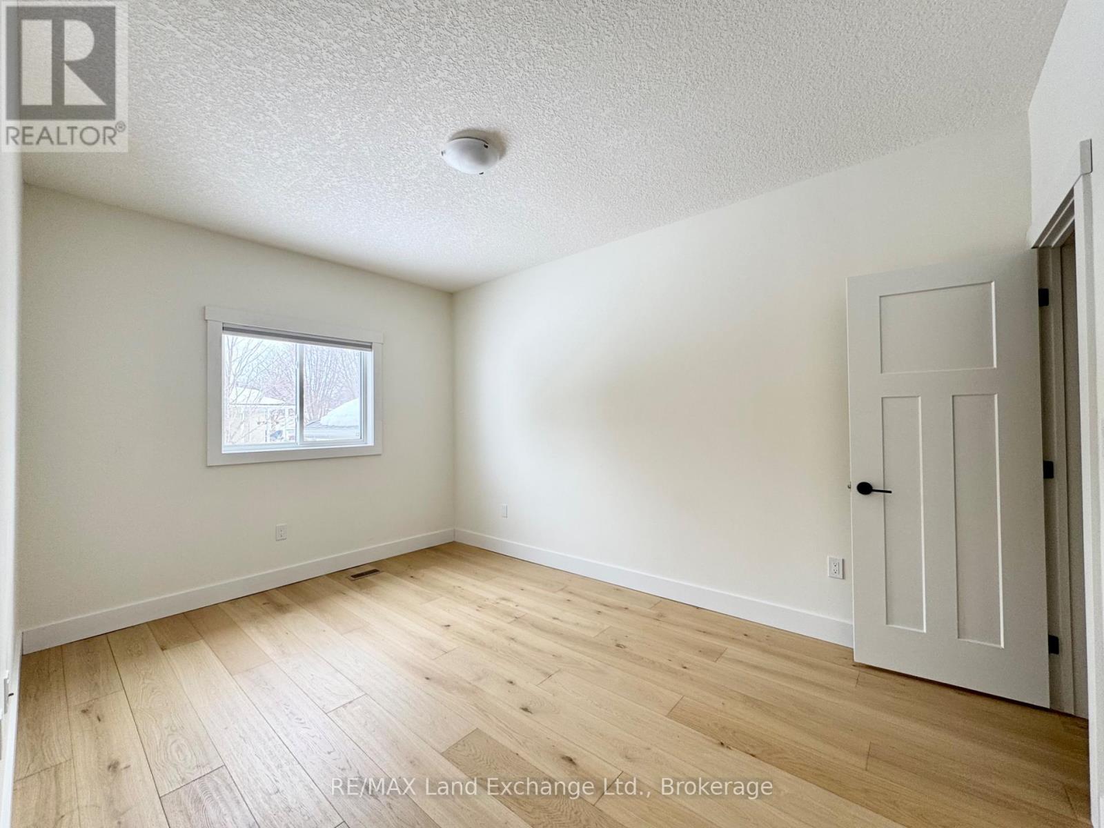 4829 Bruce Road 3, Saugeen Shores, Ontario  N0H 2C7 - Photo 7 - X12437776
