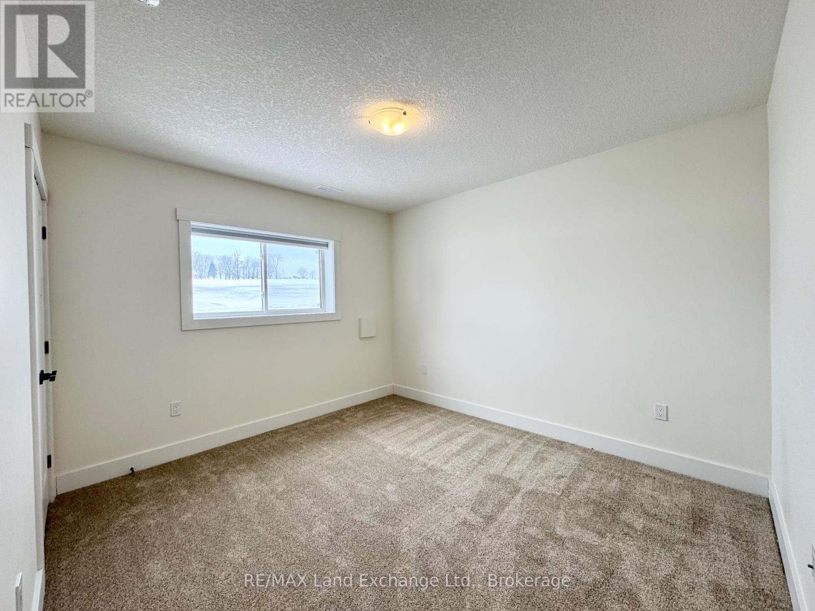 4829 Bruce Road 3, Saugeen Shores, Ontario  N0H 2C7 - Photo 15 - X12437776