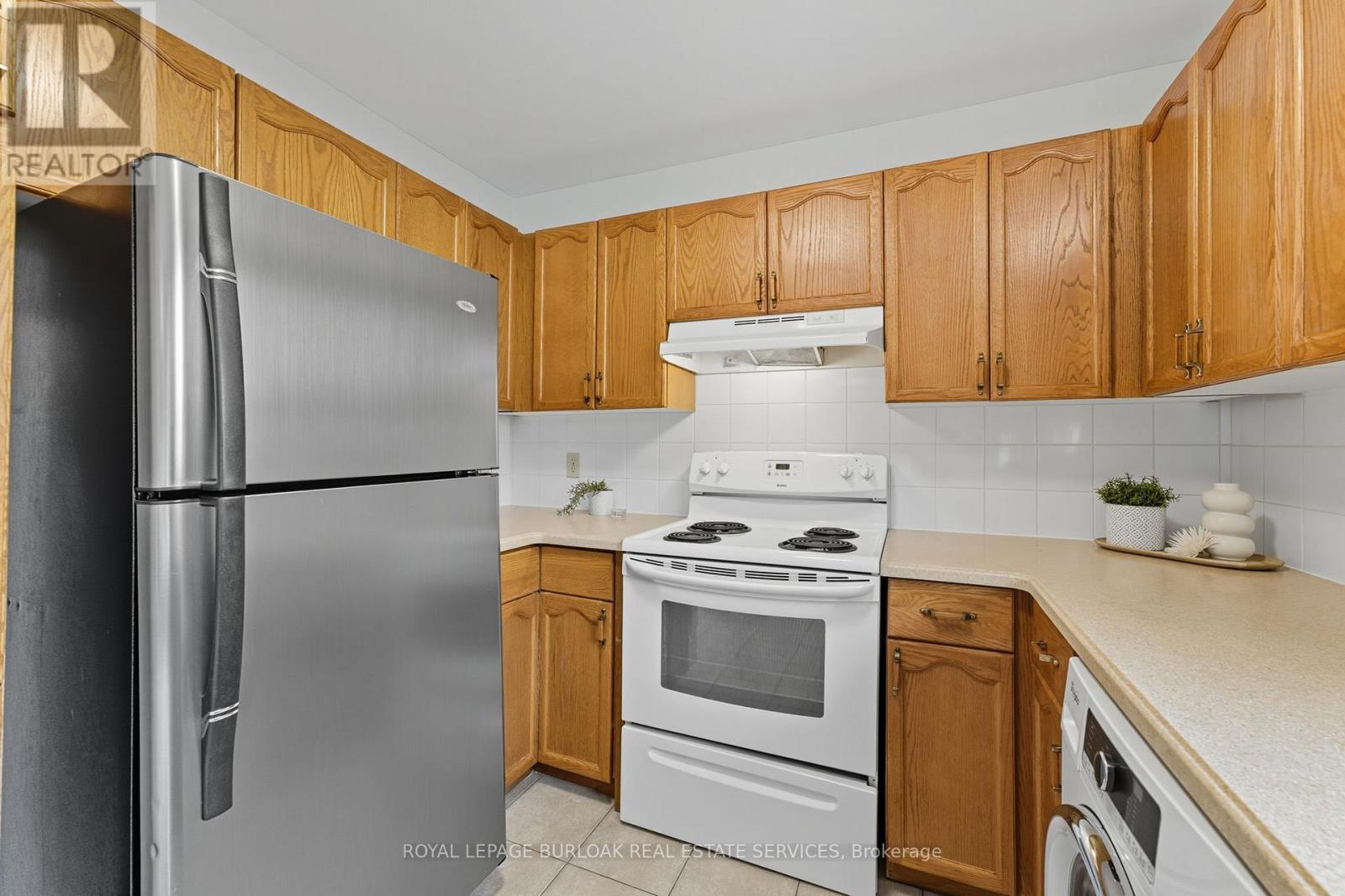 4960 Greenlane Road, Lincoln, Ontario  L0R 1B1 - Photo 10 - X12437561