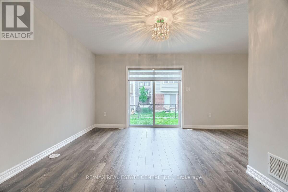12 Rapids Lane, Hamilton, Ontario  L8K 0A3 - Photo 10 - X12437570