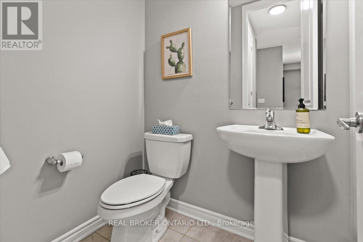 100 Celano Drive, Hamilton, Ontario  L8B 1V2 - Photo 11 - X12437574