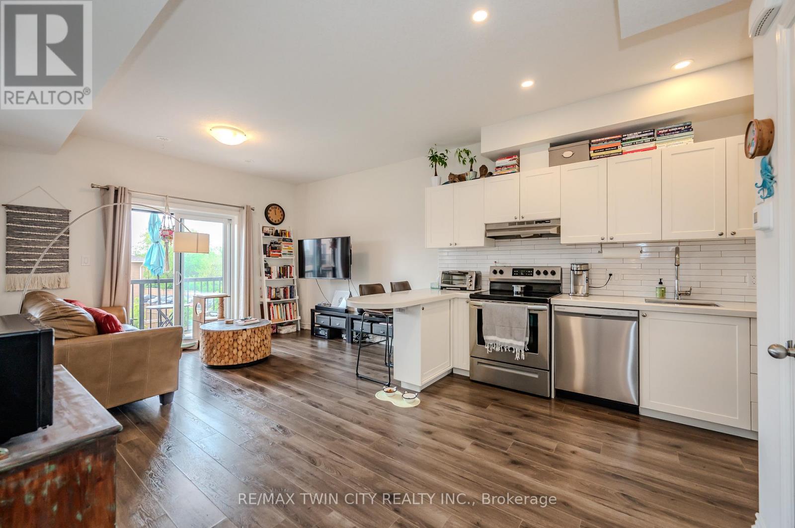 5 - 164 Heiman Street, Kitchener, Ontario  N2M 0B8 - Photo 10 - X12437584