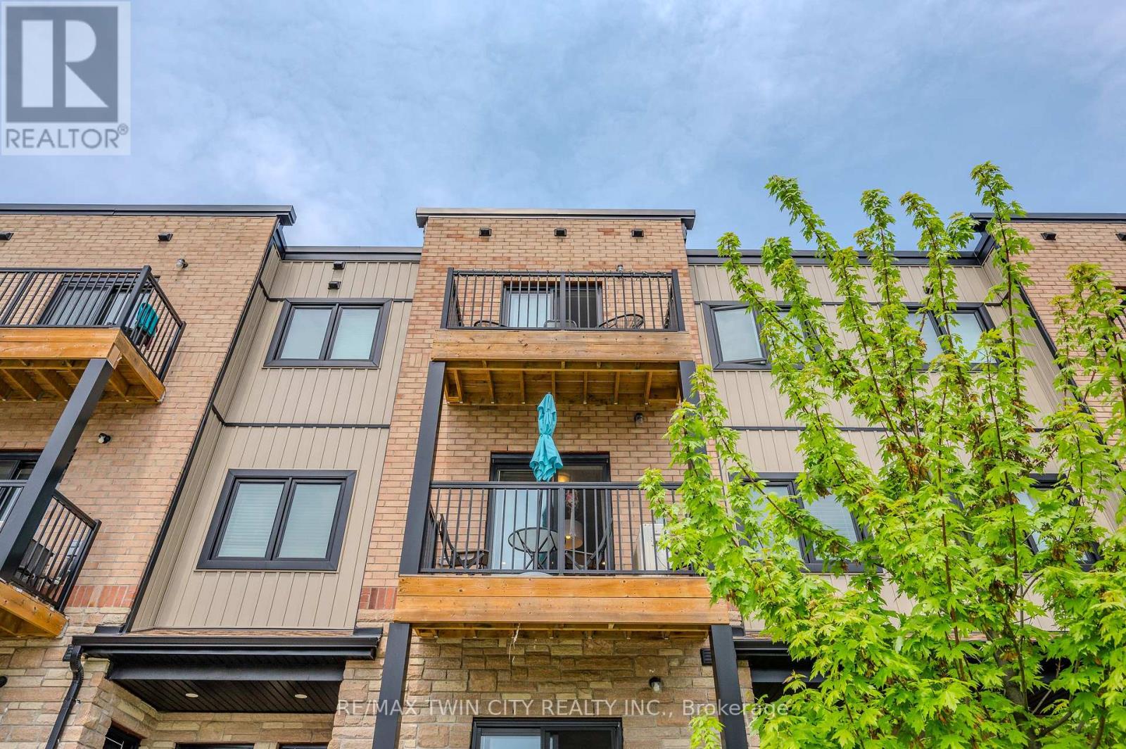 5 - 164 Heiman Street, Kitchener, Ontario  N2M 0B8 - Photo 3 - X12437584