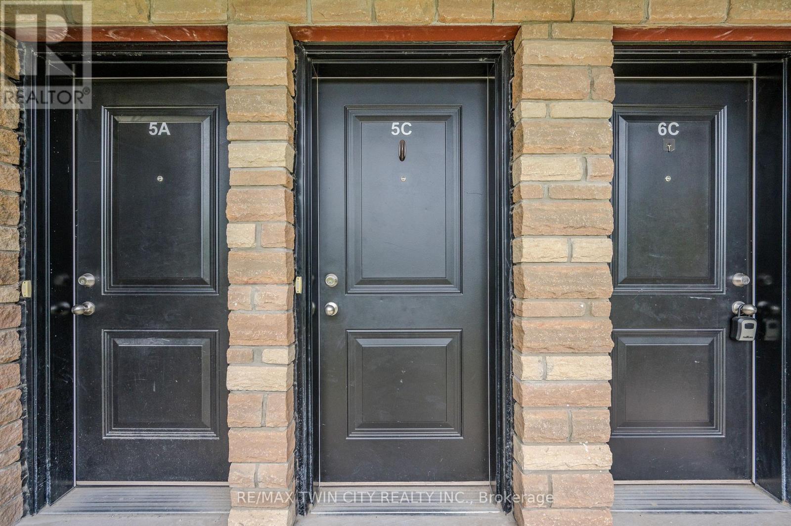 5 - 164 Heiman Street, Kitchener, Ontario  N2M 0B8 - Photo 5 - X12437584