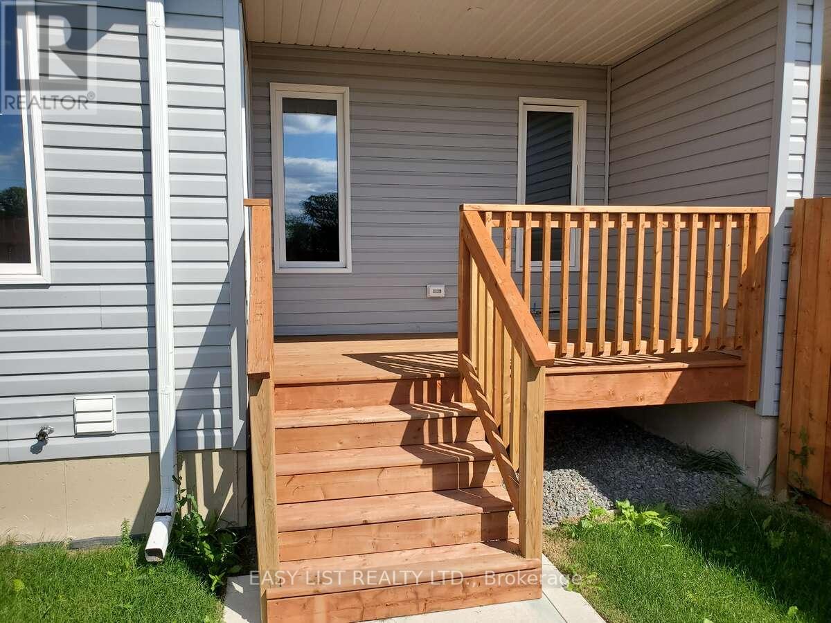 152 Wilmer Avenue, Gananoque, Ontario  K7G 3C3 - Photo 20 - X12437597