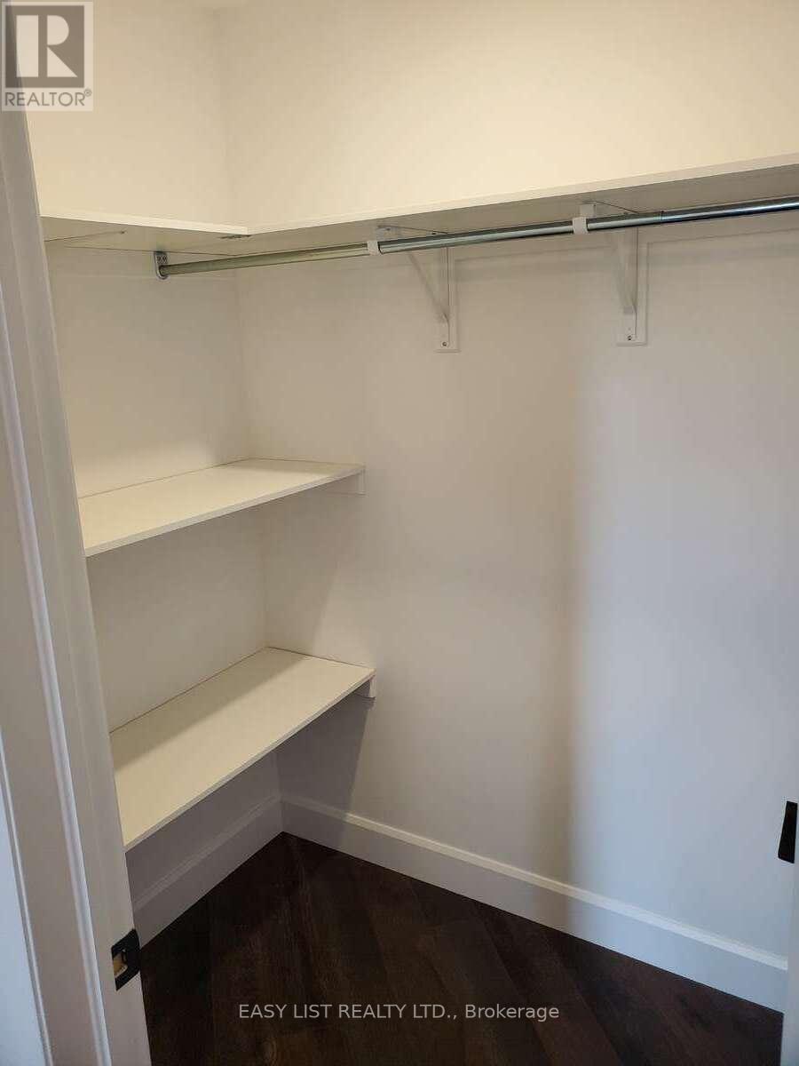 152 Wilmer Avenue, Gananoque, Ontario  K7G 3C3 - Photo 5 - X12437597