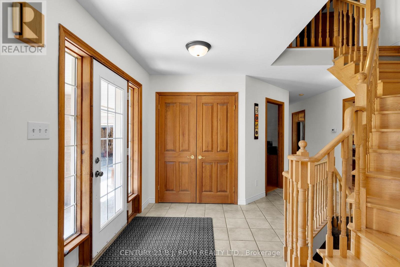 256 Denney Drive, Essa, Ontario  L0M 1B1 - Photo 6 - N12349815