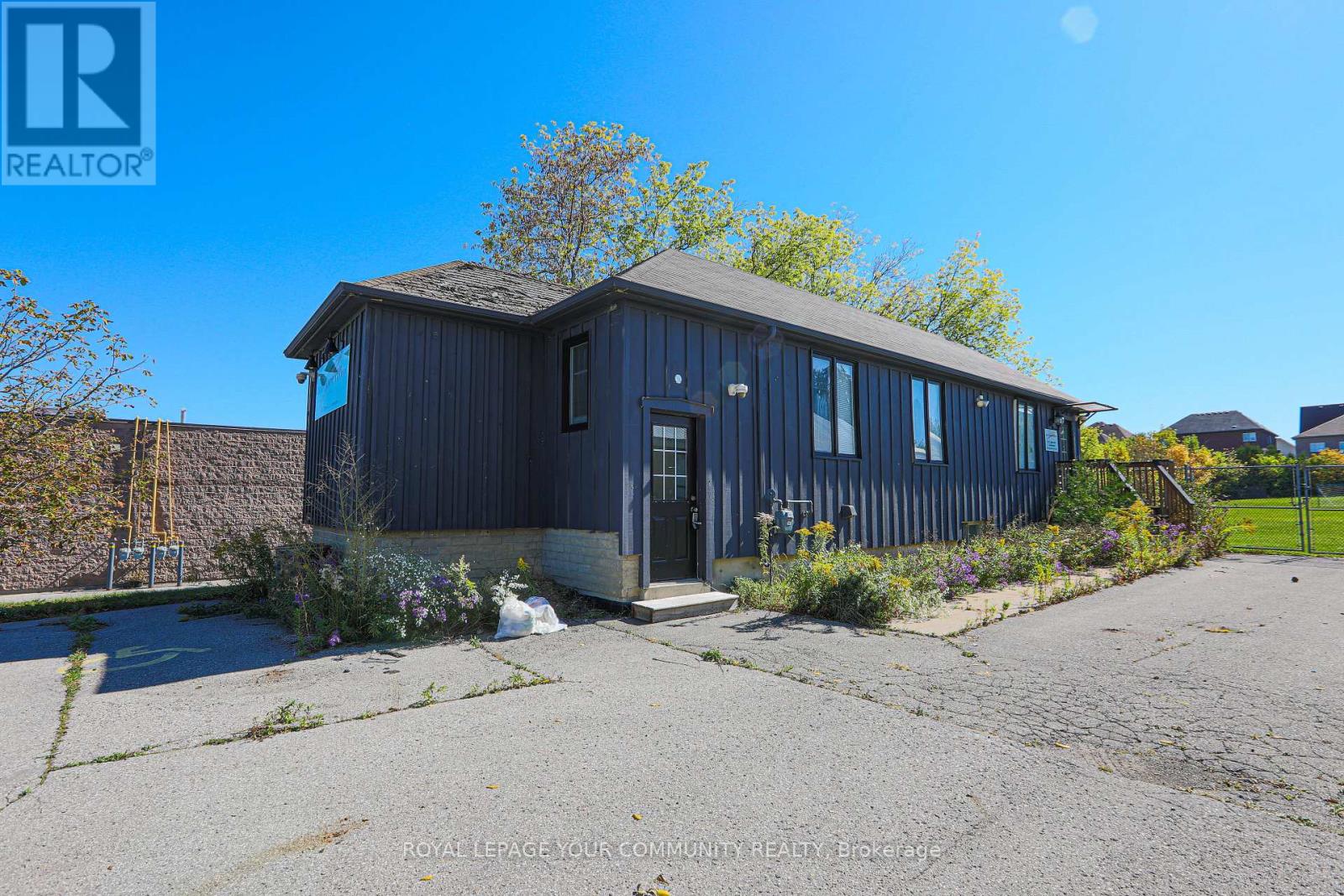 155 King Road, Richmond Hill, Ontario  L4E 2W1 - Photo 2 - N12421512