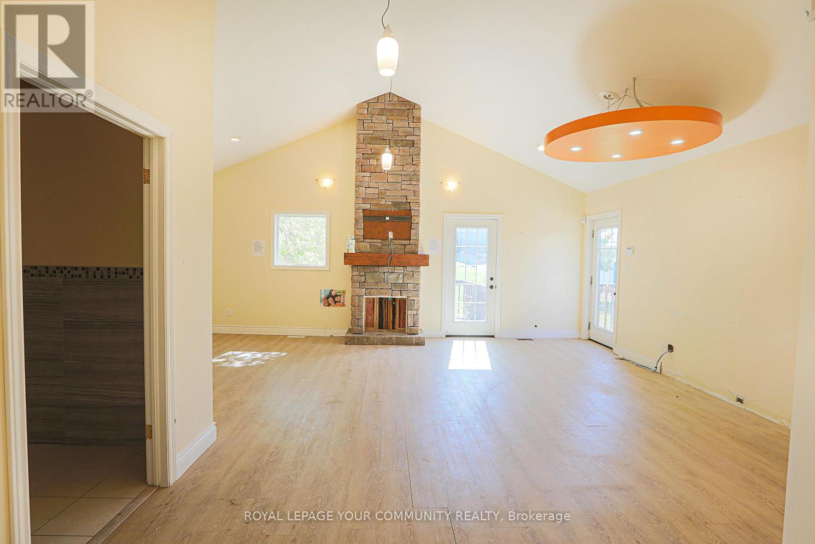 155 King Road, Richmond Hill, Ontario  L4E 2W1 - Photo 7 - N12421512