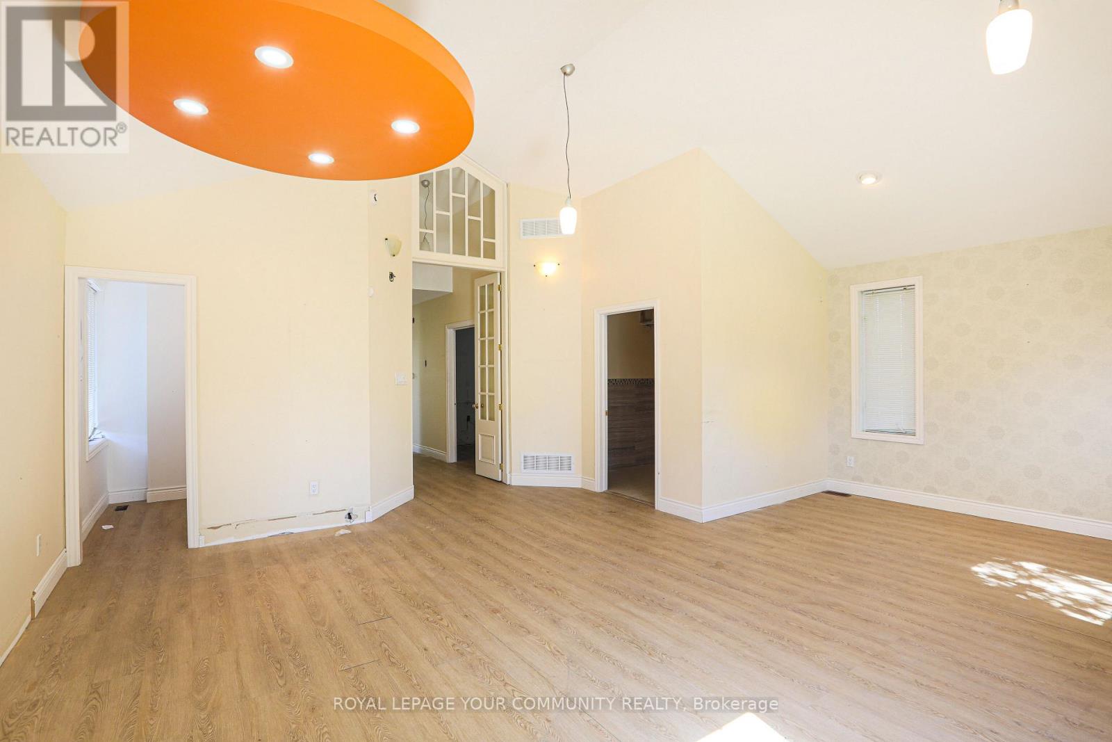 155 King Road, Richmond Hill, Ontario  L4E 2W1 - Photo 9 - N12421512