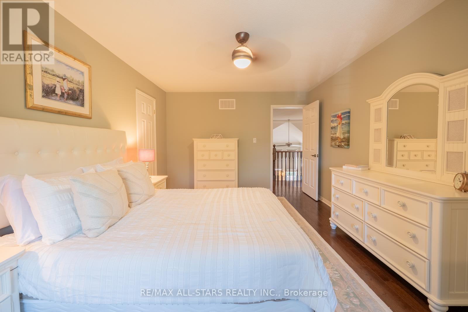 94 Chambersburg Way, Whitchurch-Stouffville, Ontario  L4A 0X8 - Photo 32 - N12376057